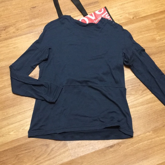 lululemon athletica Tops - ⬇️Long-sleeve Top lululemon athletica Tops - ⬇️Long-sleeve Top